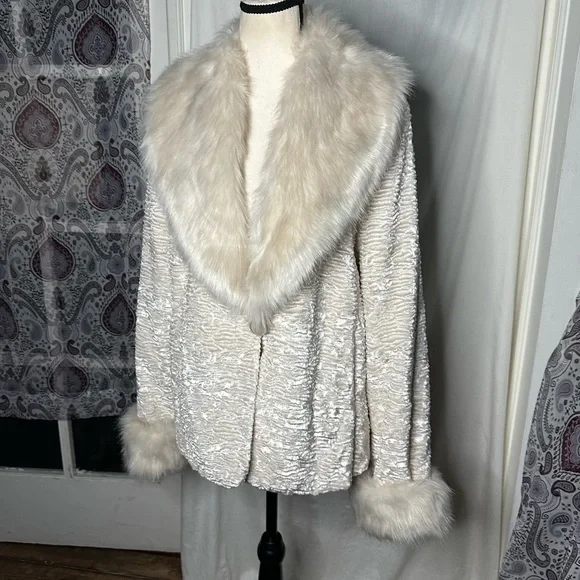 NWOT Dennis Basso Soft Faux Fur & Velvet Ivory Coat | Medium - Picture 2 of 14